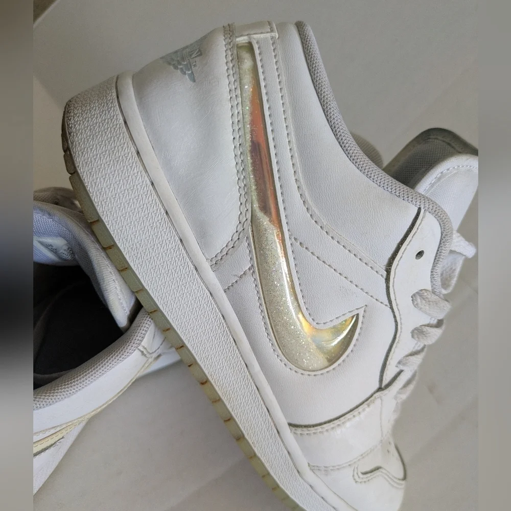 Nike Air Jordan’s W/ Glitter Swoosh. Youth 6.5